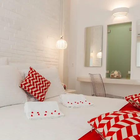 Kelly & Apartahotel Naousa (Paros)