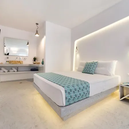 Kelly & Aparthotel Naousa (Paros)