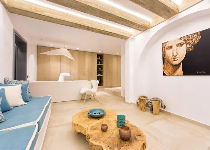 Kelly & Aparthotel Naousa (Paros)