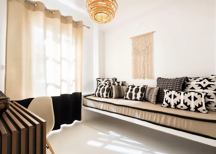 Aparthotel Kelly & Naousa (Paros)