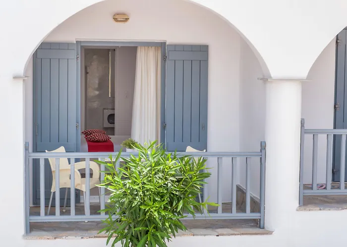 Kelly & Aparthotel Naousa (Paros)