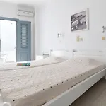 Kelly & Ξενοδοχείο με διαμερίσματα 4*