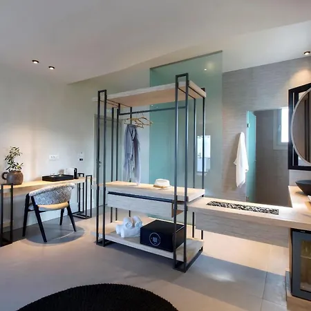 Kelly & Aparthotel Naousa (Paros)