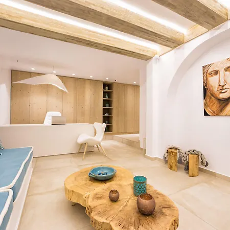 Kelly & Lägenhetshotell Naousa