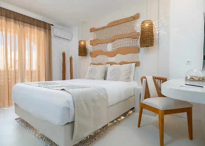 Kelly & Νάουσα