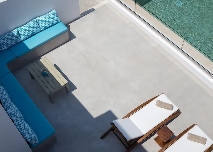 Ξενοδοχείο με διαμερίσματα Kelly & Νάουσα